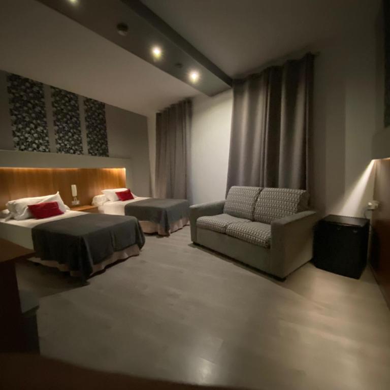 Hostal San Francisco - Habitación Doble Superior - 2 camas - 4