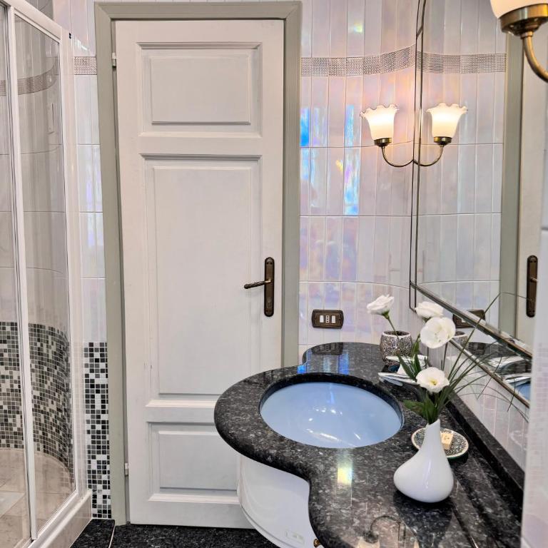 Le Muse - Camera King Standard con Bagno Privato - 9