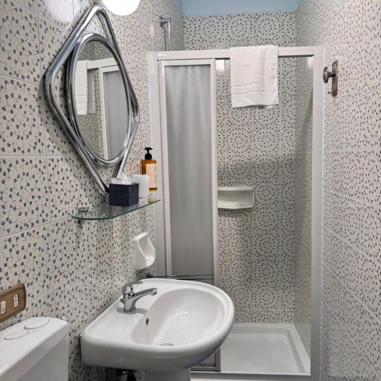 Le Muse - Camera King Standard con Bagno Privato - 8
