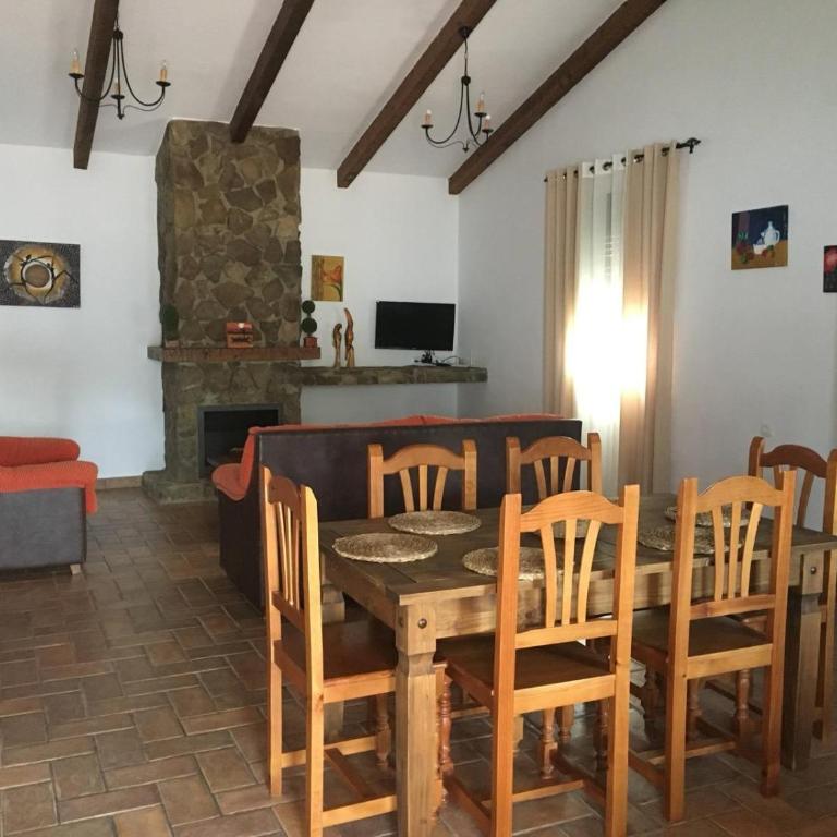 Casa Rural Elena solo familias y parejas - Casa de 2 dormitorios - 25