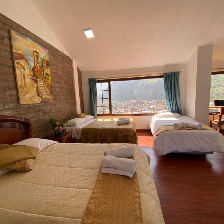 Mercedes Restaurant B&B - Family Room - 7