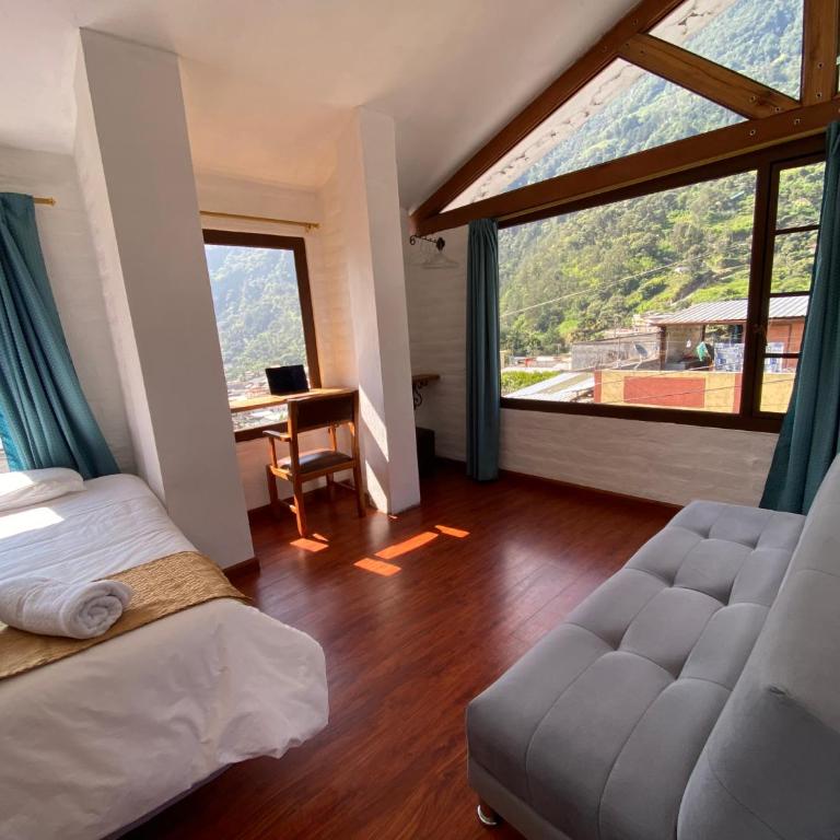 Mercedes Restaurant B&B - Family Room - 9