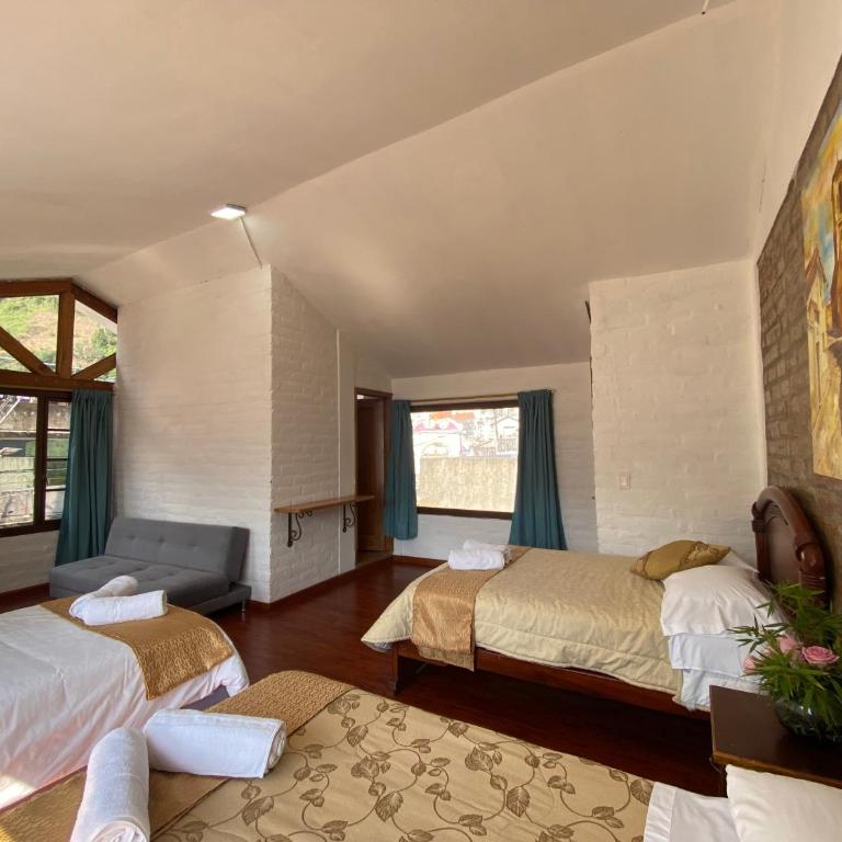 Mercedes Restaurant B&B - Family Room - 10