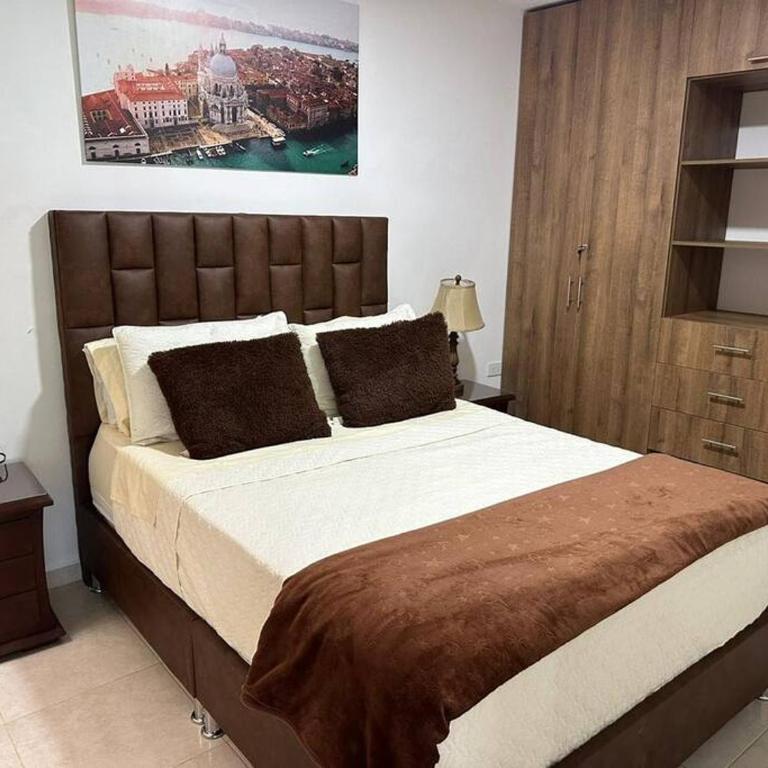 Cómodo apto con parqueadero - Apartamento de 1 dormitorio - 2