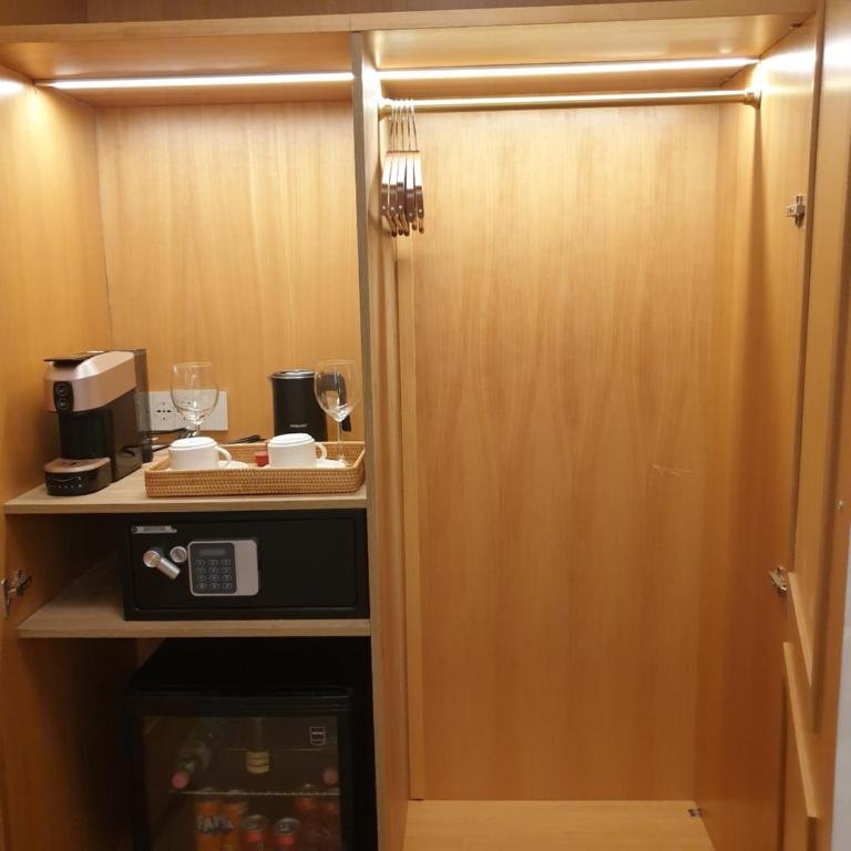 Appian Private Suites - Double Room - 6