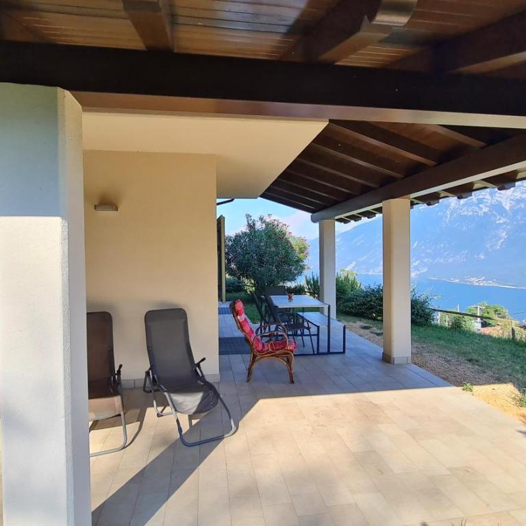 Villetta 56 Blu Yellow and Red Lake view Garden Private Parking by Garda Domus Mea - Casa con 1 Camera da Letto - 3