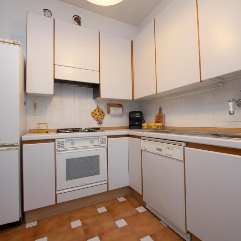 232b - A casa di Rita, centro città, 150metri dalla spiaggia e dal mare - Appartamento con 2 Camere da Letto - 24