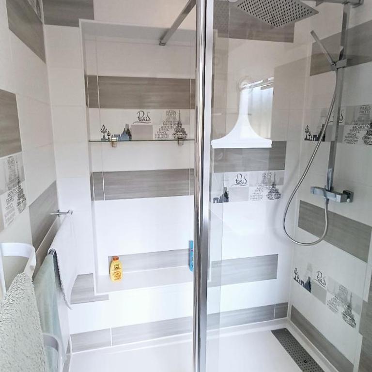 La SIRENADE - Four-Bedroom House - 28