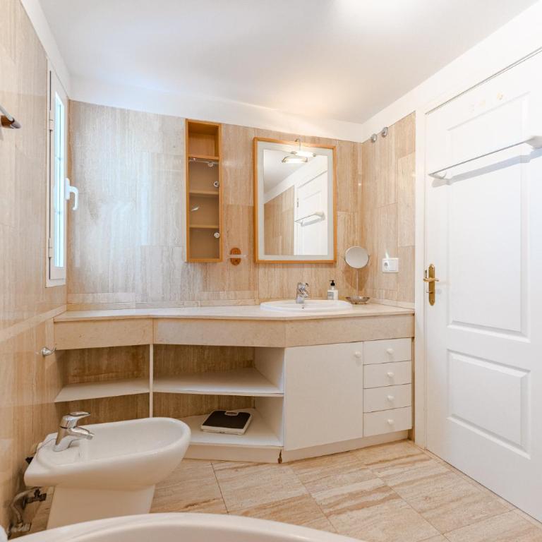 Brilliant Veril del Duque with Heated Pool - Two-Bedroom Apartment with Ocean View - 8