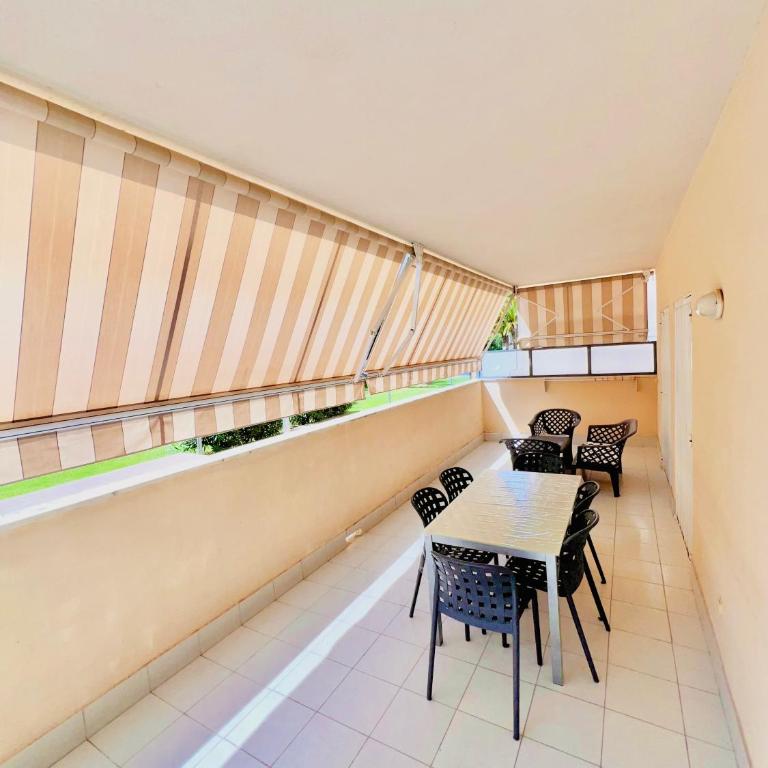 Ventura Park -B2 - Two-Bedroom Apartment - 14