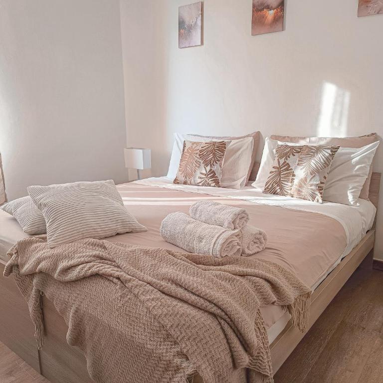 S&M APARTMENTS "Casa Barbara"- Intero appartamento vicino a Metro M2 e Ospedale - Appartamento con 2 Camere da Letto - 1