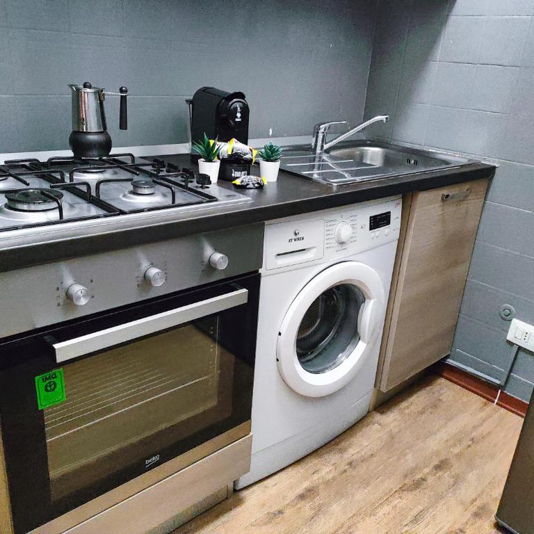 S&M APARTMENTS "Casa Barbara"- Intero appartamento vicino a Metro M2 e Ospedale - Appartamento con 2 Camere da Letto - 9