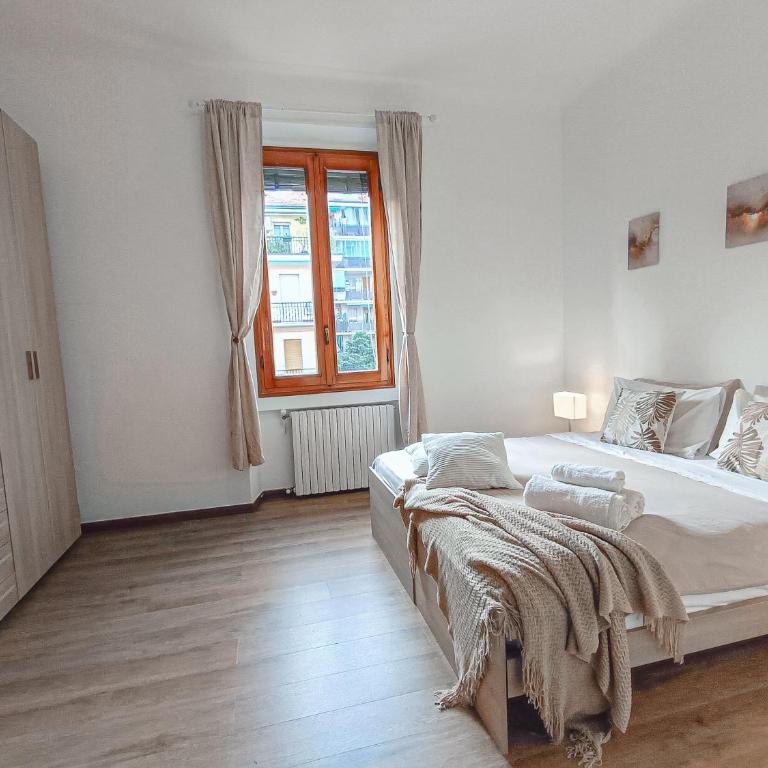 S&M APARTMENTS "Casa Barbara"- Intero appartamento vicino a Metro M2 e Ospedale - Appartamento con 2 Camere da Letto - 3