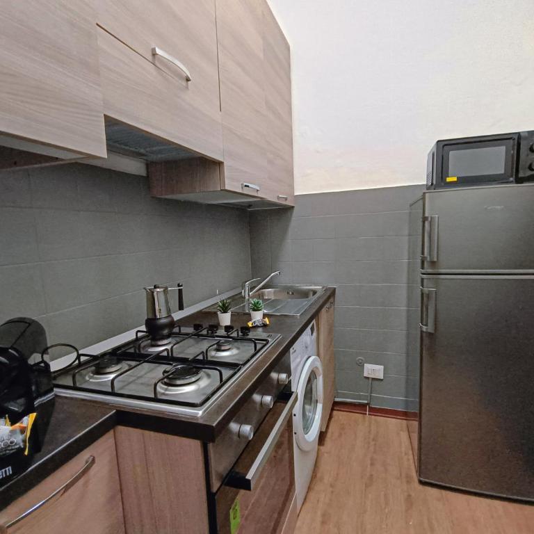 S&M APARTMENTS "Casa Barbara"- Intero appartamento vicino a Metro M2 e Ospedale - Appartamento con 2 Camere da Letto - 10