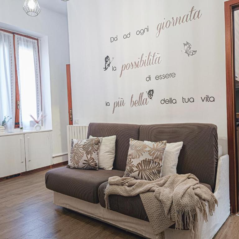 S&M APARTMENTS "Casa Barbara"- Intero appartamento vicino a Metro M2 e Ospedale - Appartamento con 2 Camere da Letto - 6