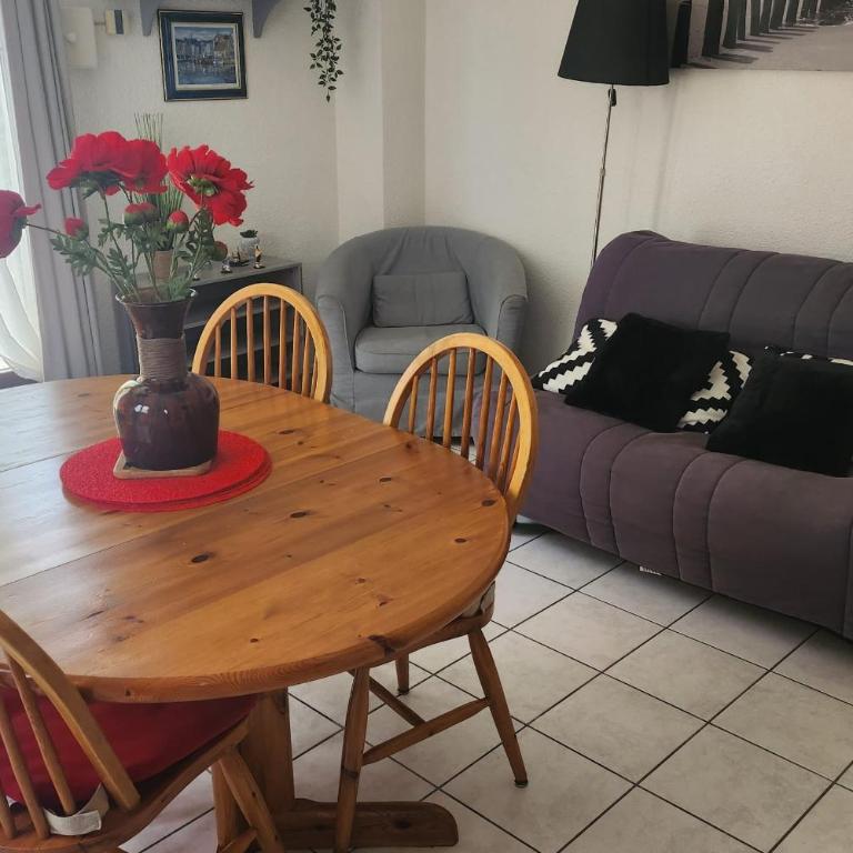 House with garden and barbecue in Cabourg - Vacation Home - 1