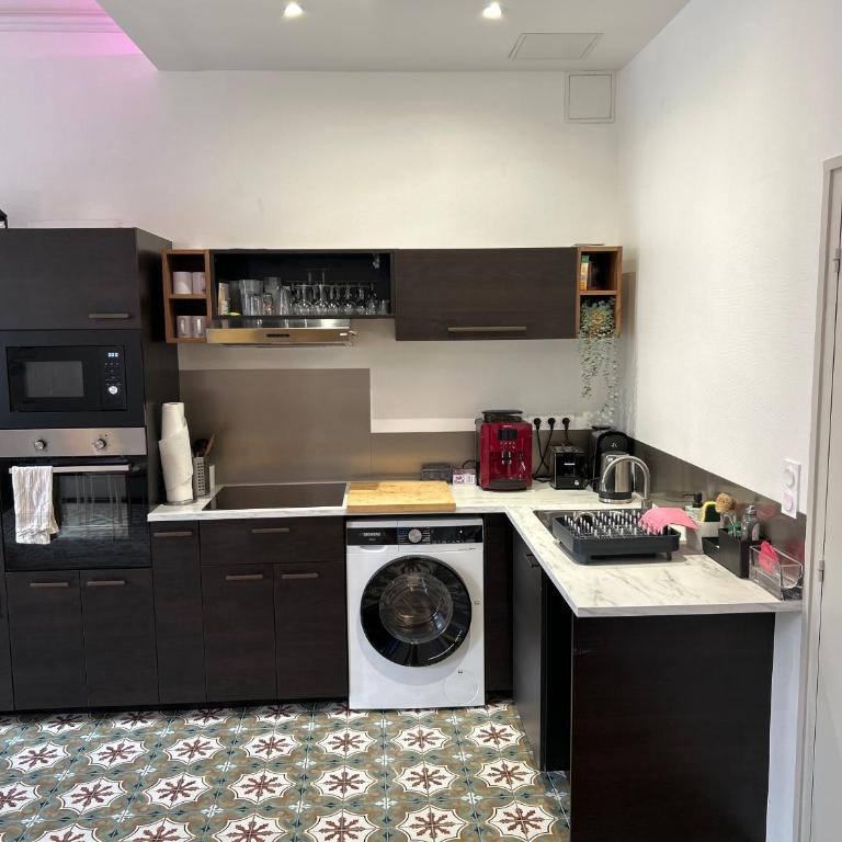 Martroi - Cœur de Ville - 3 pièces 80 m2 TV - Internet haut débit - loisirs et affaires - Two-Bedroom Apartment - 17