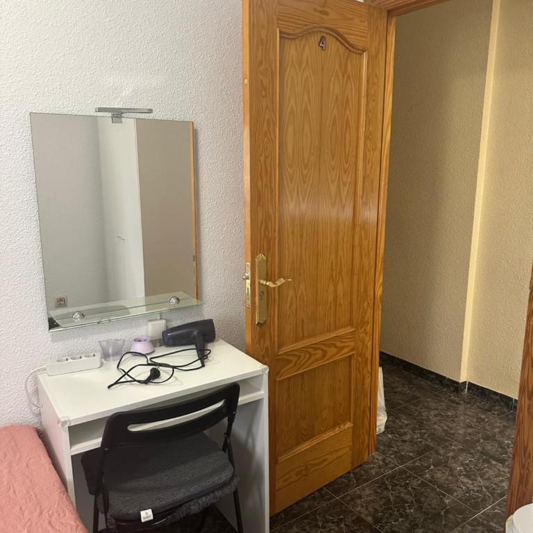 Almeria Centro habitacion privada en apartamento compartido - Standard Queen Room - 3
