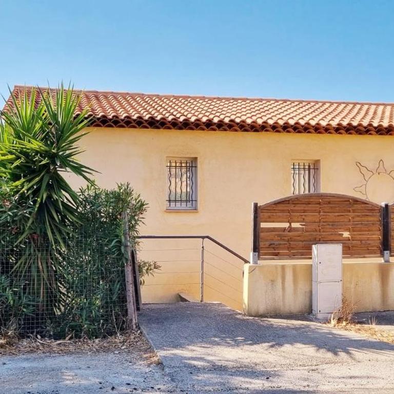 Villa Familiale Surequipée 16p Piscine Babyfoot Billard Boulodrome - Six-Bedroom House - 64