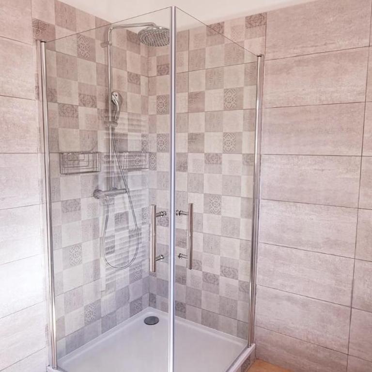 Villa Familiale Surequipée 16p Piscine Babyfoot Billard Boulodrome - Six-Bedroom House - 60