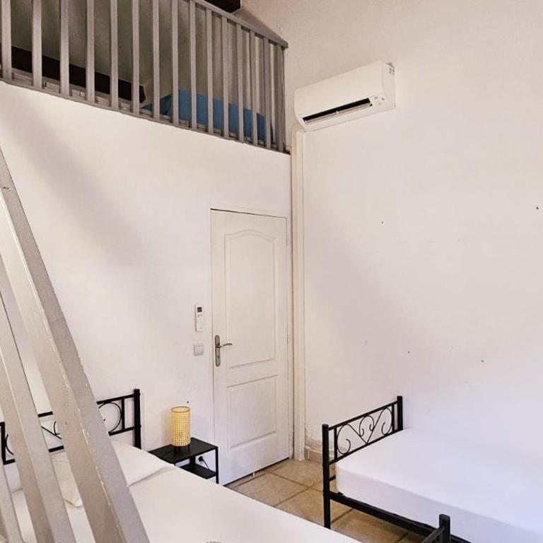 Villa Familiale Surequipée 16p Piscine Babyfoot Billard Boulodrome - Six-Bedroom House - 57