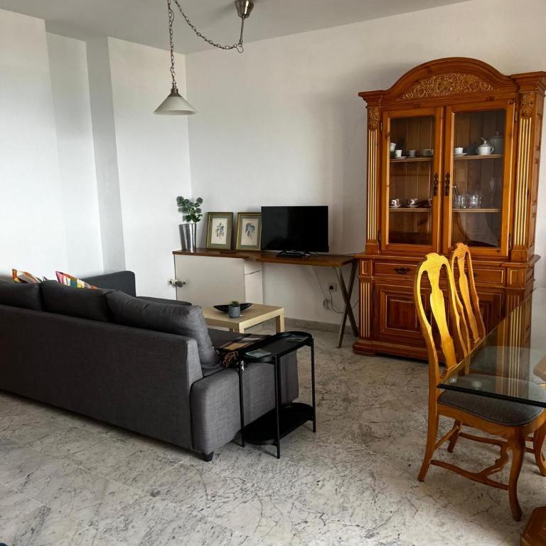 Apartamento frente al mar en Torremolinos, Málaga - Three-Bedroom Apartment - 12