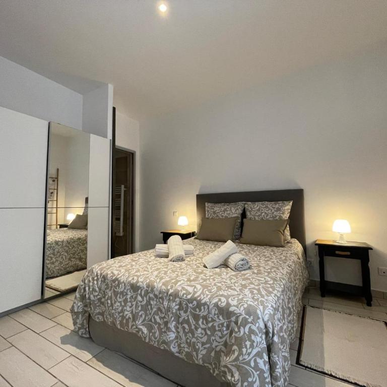 Joli appartement hypercentre T2, classé meublé de tourisme 3 avec parking gratuit - Appartement 1 Chambre - 17