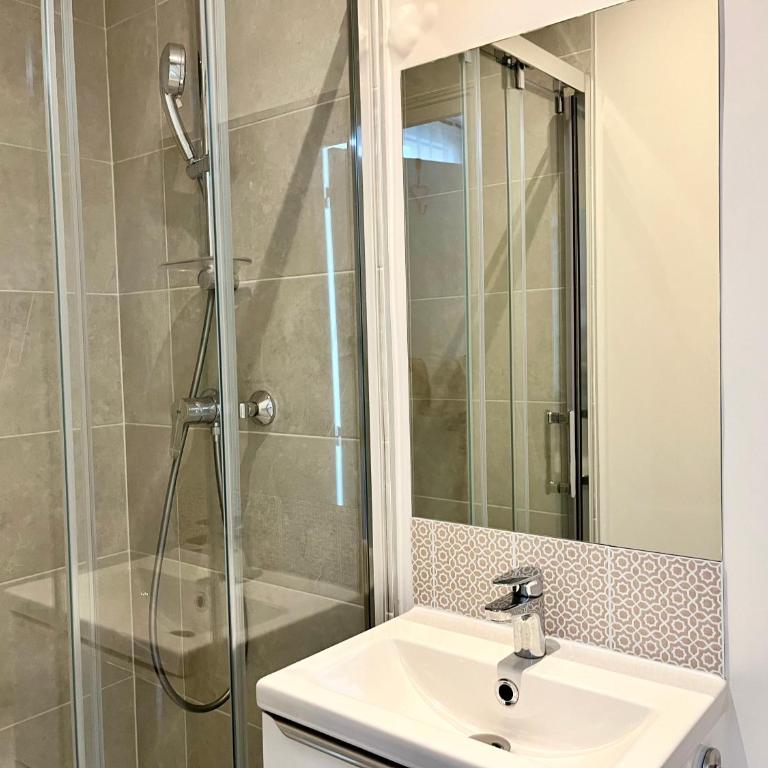 Petit appartement agréable au cœur du 11e arrondissement - Appartement 1 Chambre - 2