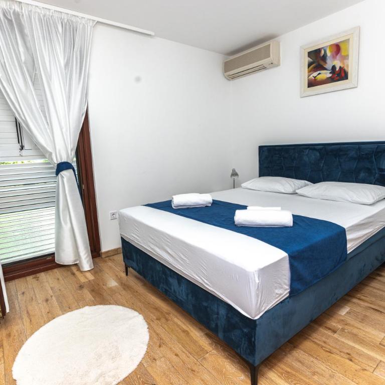 Vukotic - One-Bedroom Apartment - 4