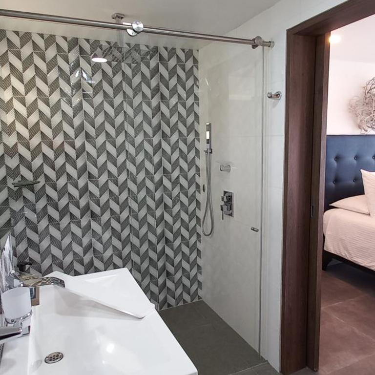 Jordan Hotel Boutique - Habitación Doble Superior con balcón - 3