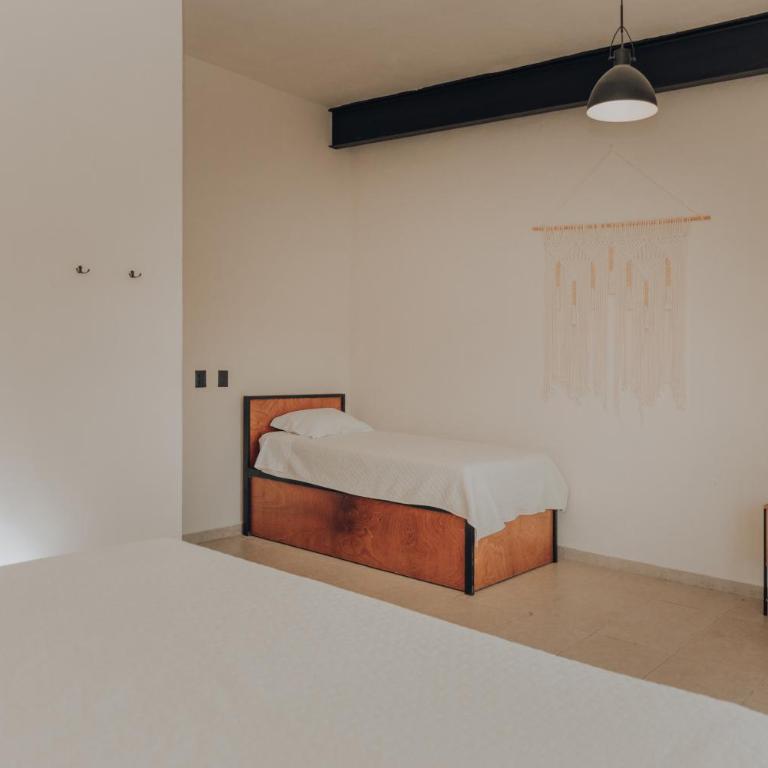 Caleta Hostel Rooftop & Pool - Deluxe King Room - 7
