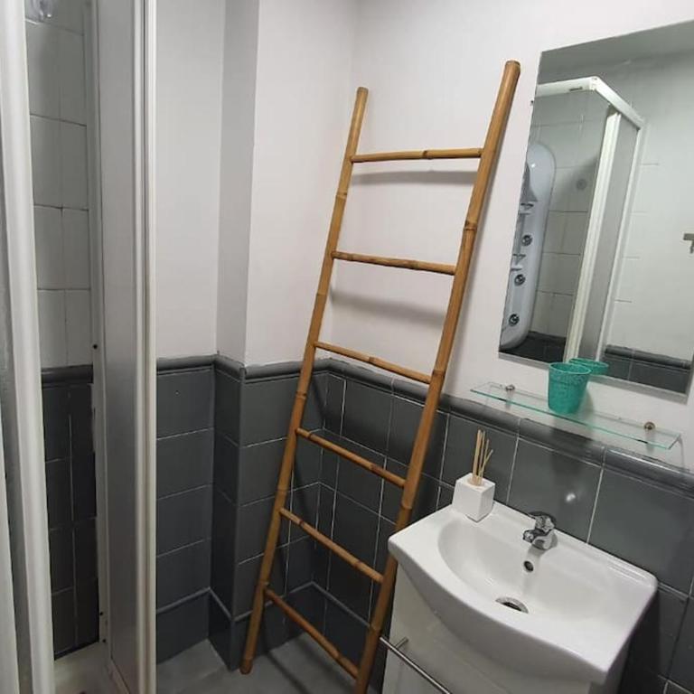 Aloja T Elvira - Two-Bedroom Apartment - 18