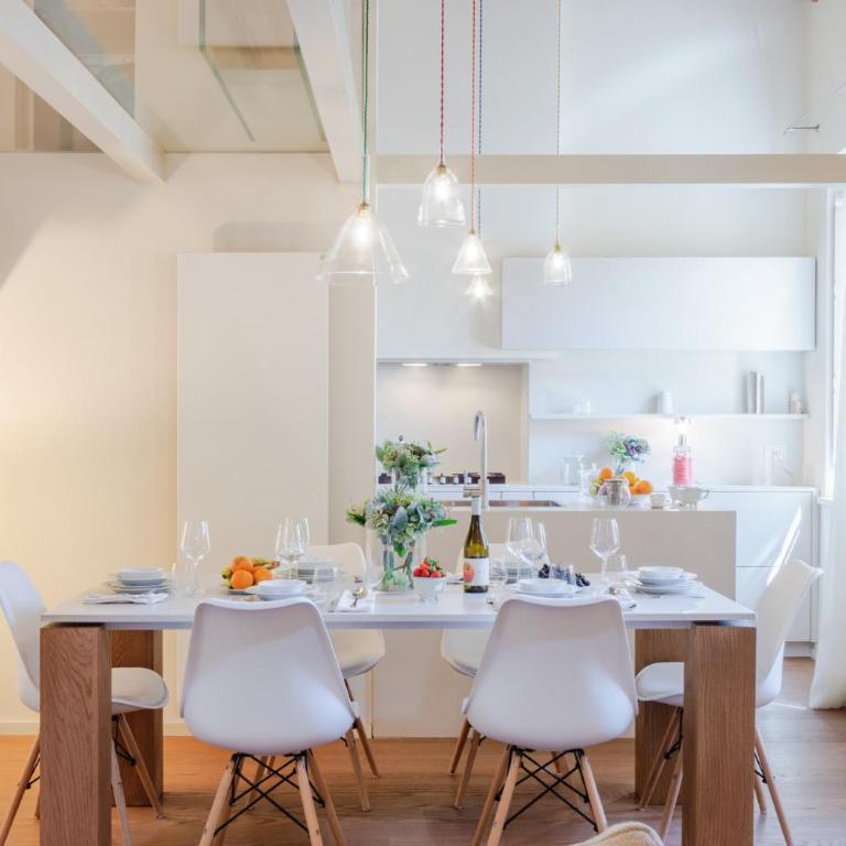 Sabrina, Modern 3 Bedrooms Apartment with Elevator - Three-Bedroom Apartment - 3