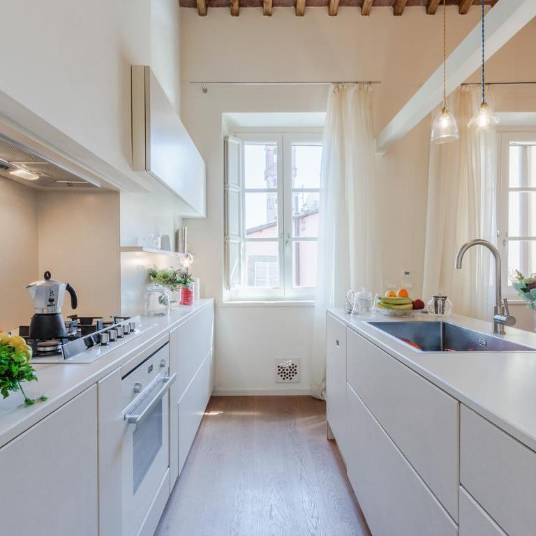 Sabrina, Modern 3 Bedrooms Apartment with Elevator - Three-Bedroom Apartment - 9