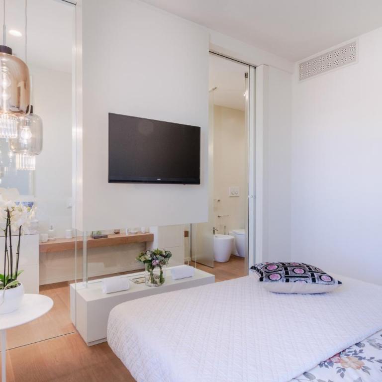 Sabrina, Modern 3 Bedrooms Apartment with Elevator - Three-Bedroom Apartment - 22