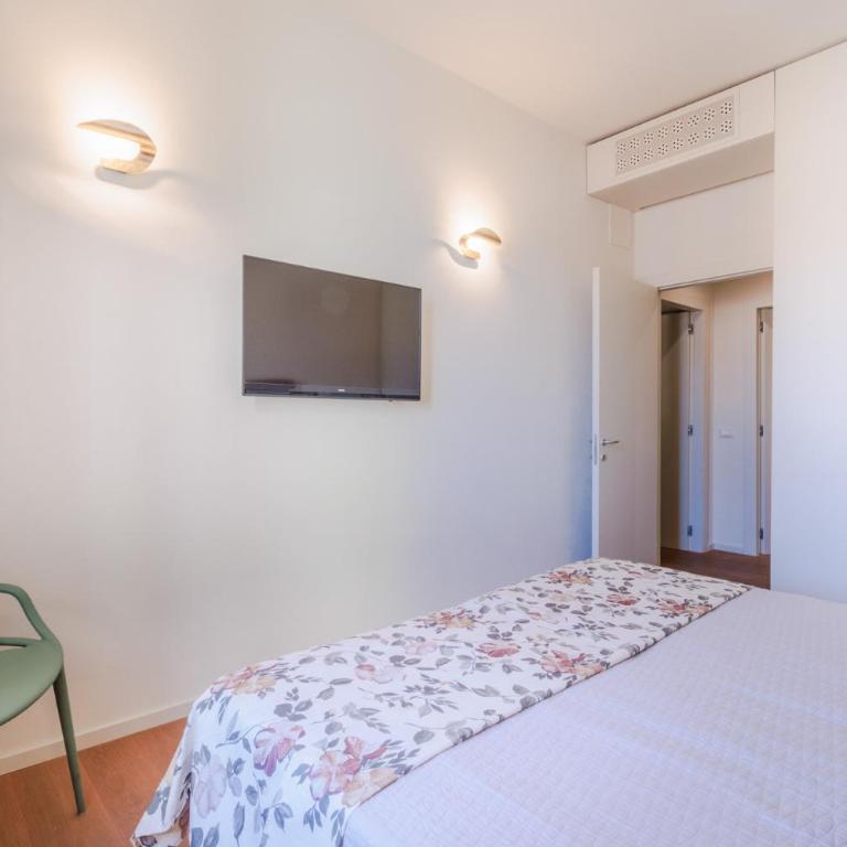 Sabrina, Modern 3 Bedrooms Apartment with Elevator - Three-Bedroom Apartment - 33