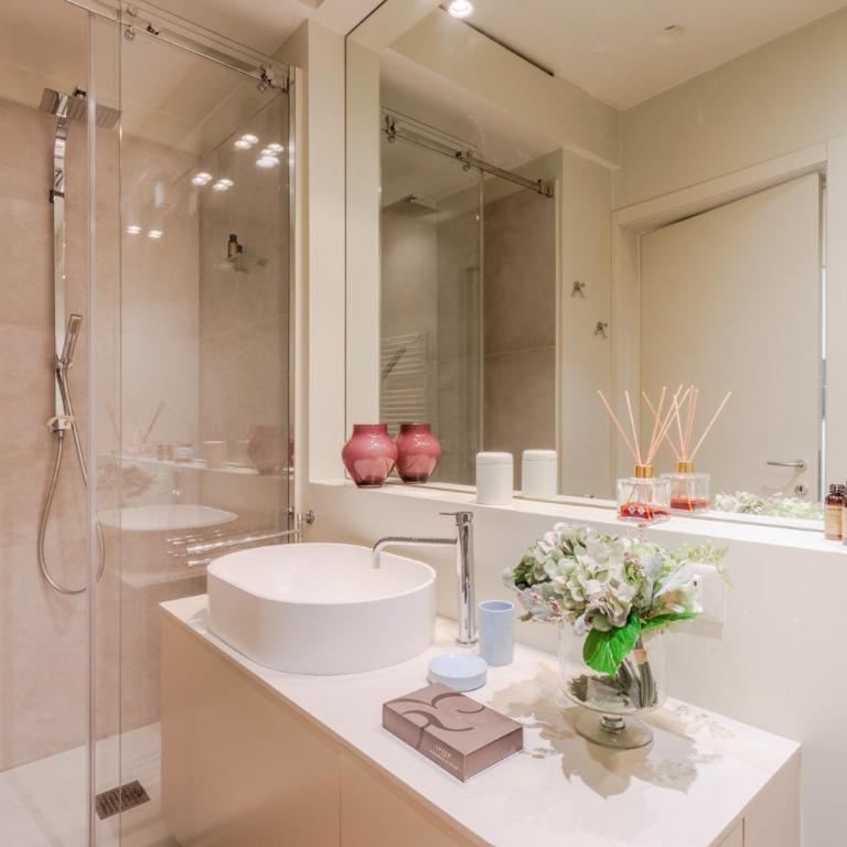 Sabrina, Modern 3 Bedrooms Apartment with Elevator - Three-Bedroom Apartment - 35