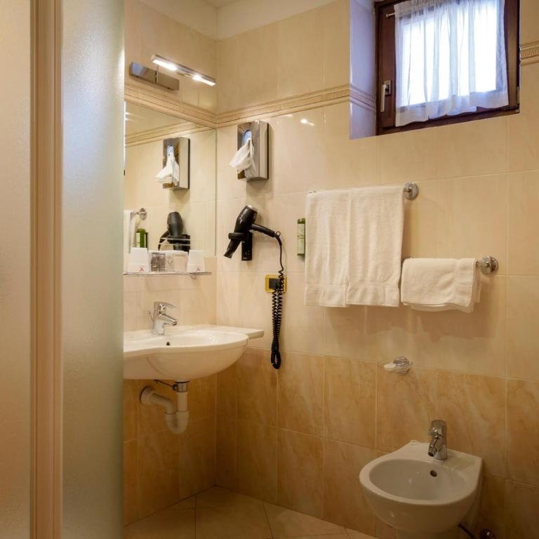 ADLER MERYEM wellness hotel - Andalo - Camera Matrimoniale/Doppia con Letti Singoli con Accesso Spa - 4