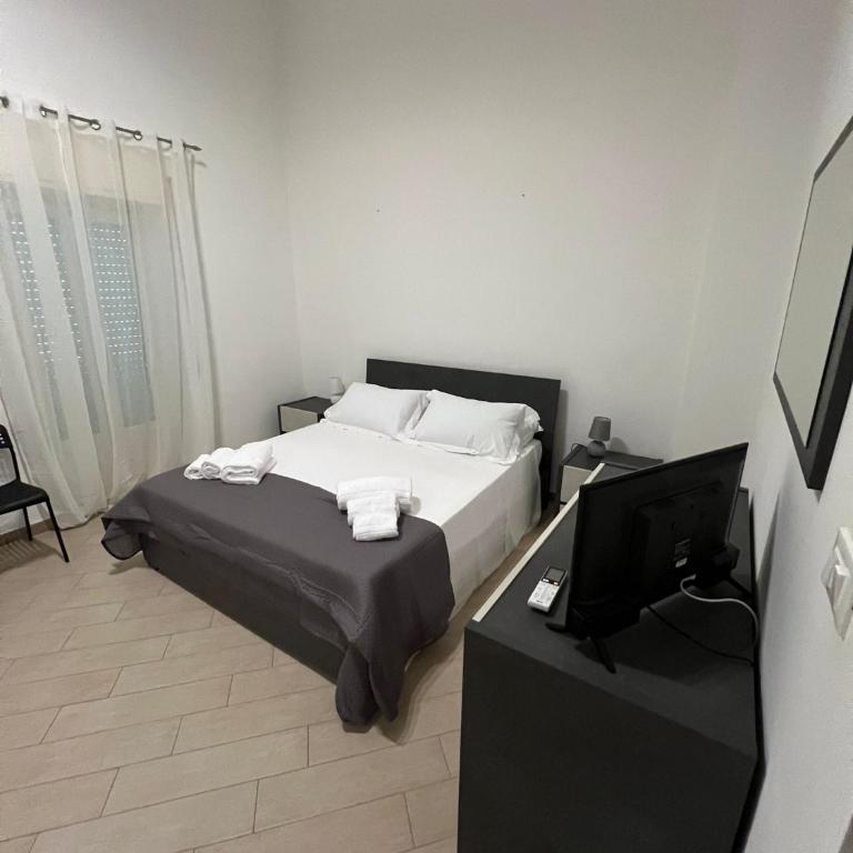Etta Home - Two-Bedroom Standard Apartment - 14