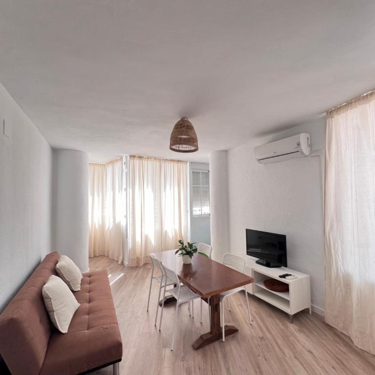 Piso Torres - Two-Bedroom Apartment - 2
