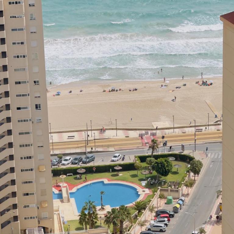 Ático a 50m del mar. Parking Gratis. A/C - Apartamento de 3 dormitorios - 18