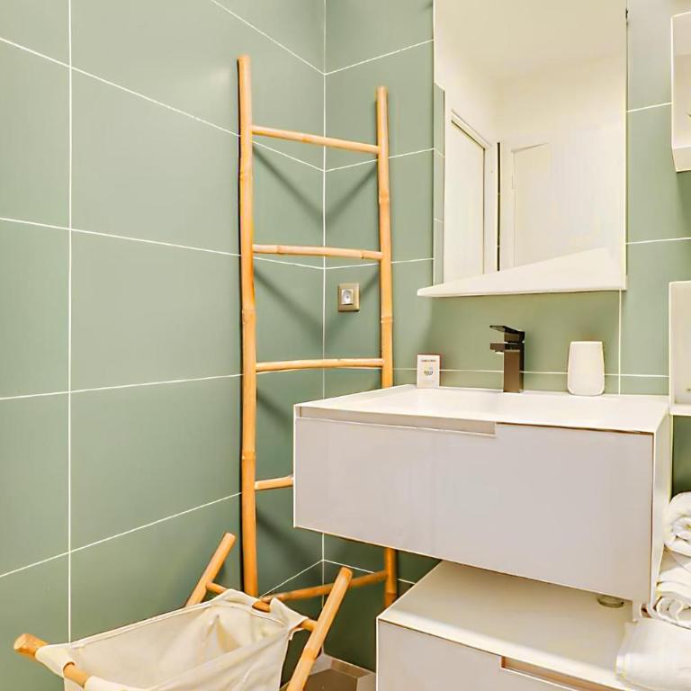 "Le Méditerranée" Plein centre, Terrasse, Rénové - Appartement 1 Chambre - 18