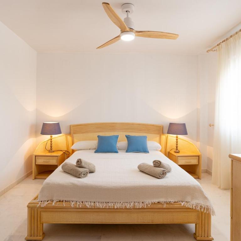 13 Guest Villa 3 min Walk to Beach BBQ Cinema Perfect for Groups - Villa - 5