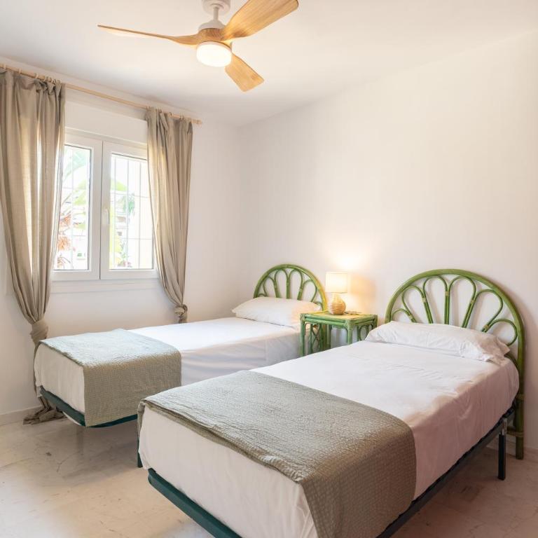13 Guest Villa 3 min Walk to Beach BBQ Cinema Perfect for Groups - Villa - 30