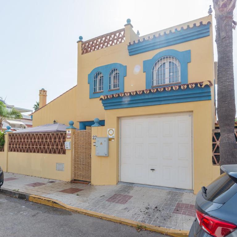 13 Guest Villa 3 min Walk to Beach BBQ Cinema Perfect for Groups - Villa - 41
