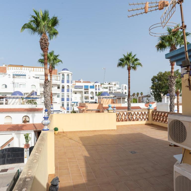 13 Guest Villa 3 min Walk to Beach BBQ Cinema Perfect for Groups - Villa - 58