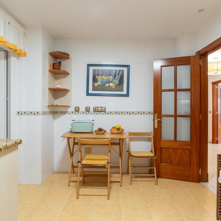 13 Guest Villa 3 min Walk to Beach BBQ Cinema Perfect for Groups - Villa - 52
