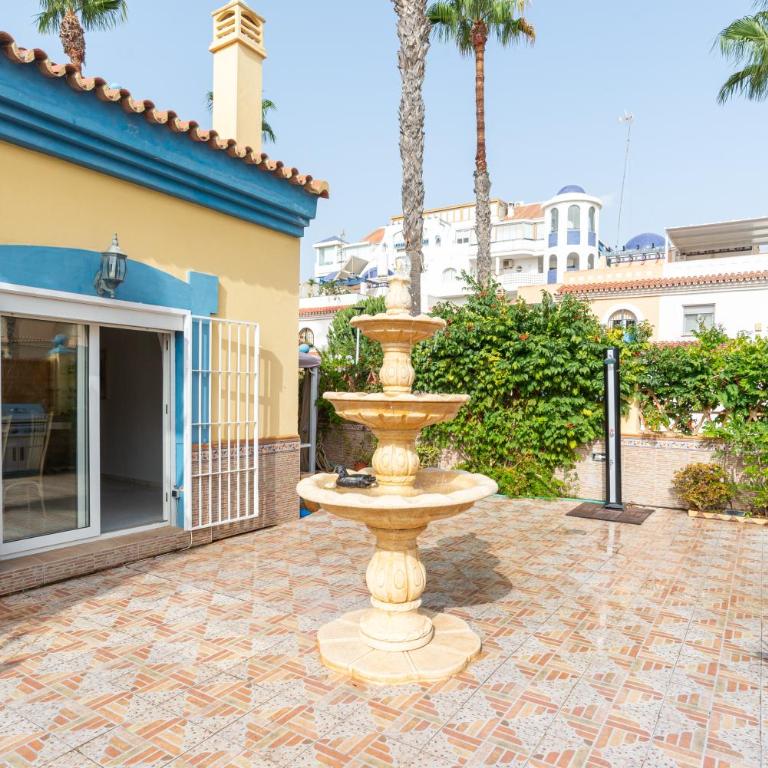13 Guest Villa 3 min Walk to Beach BBQ Cinema Perfect for Groups - Villa - 55