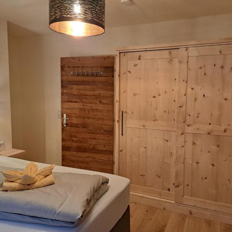 Landhaus Königsreiner - Doppelzimmer mit Bergblick - 1