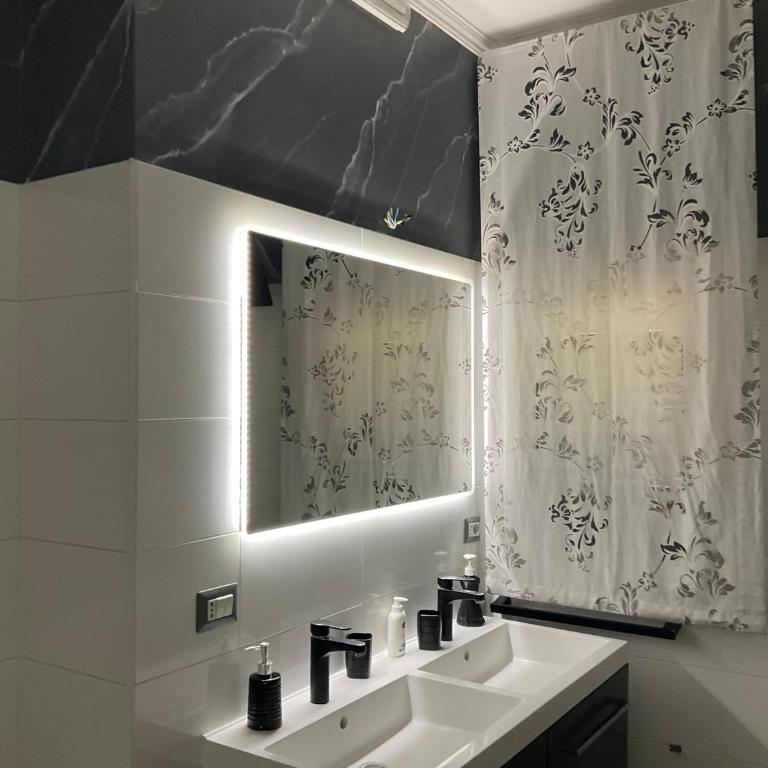 Al chiaro di luna - Two-Bedroom Apartment - 8